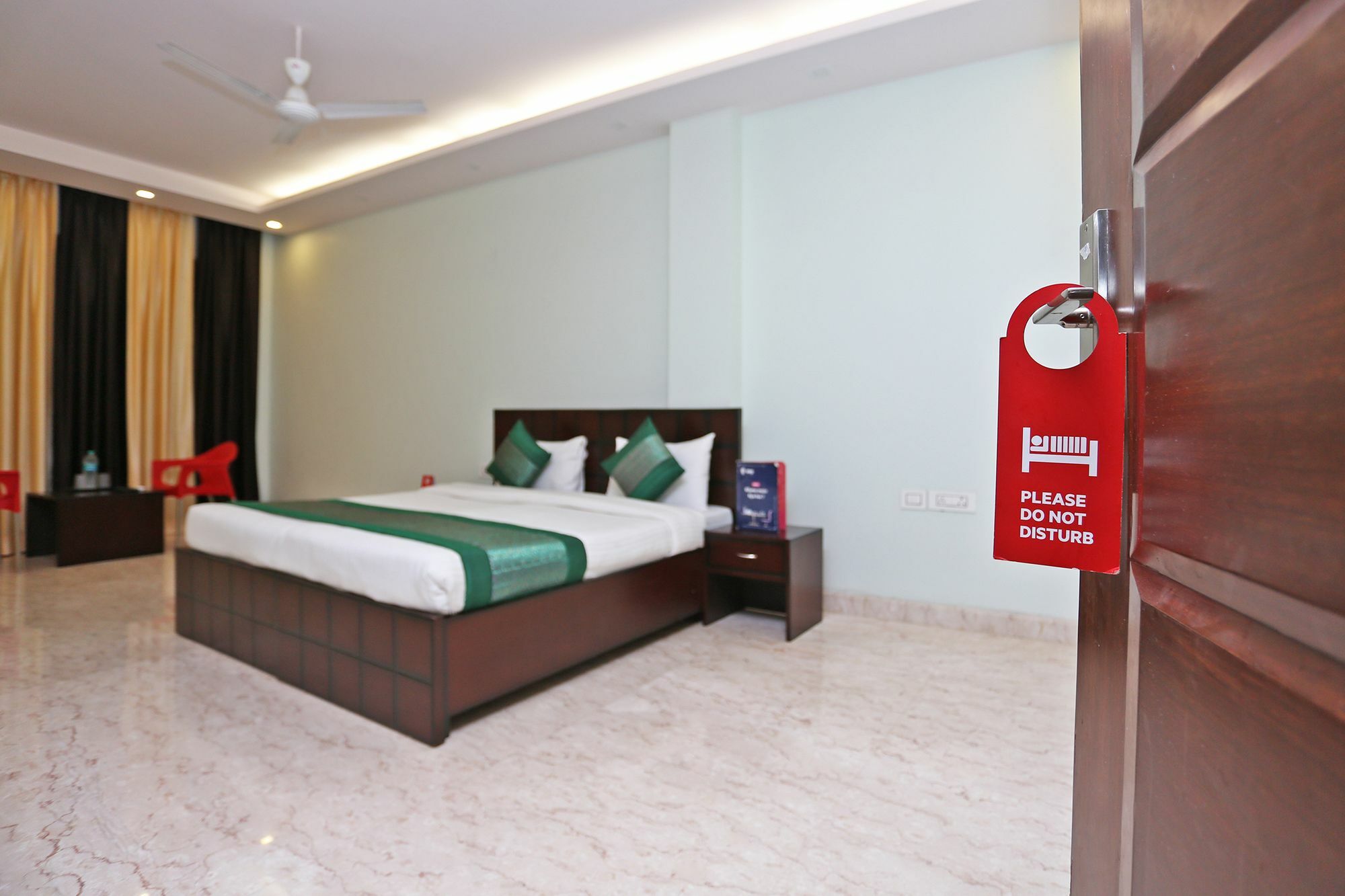 Oyo 9664 Sector 48 Hotel Gurgaon Ngoại thất bức ảnh