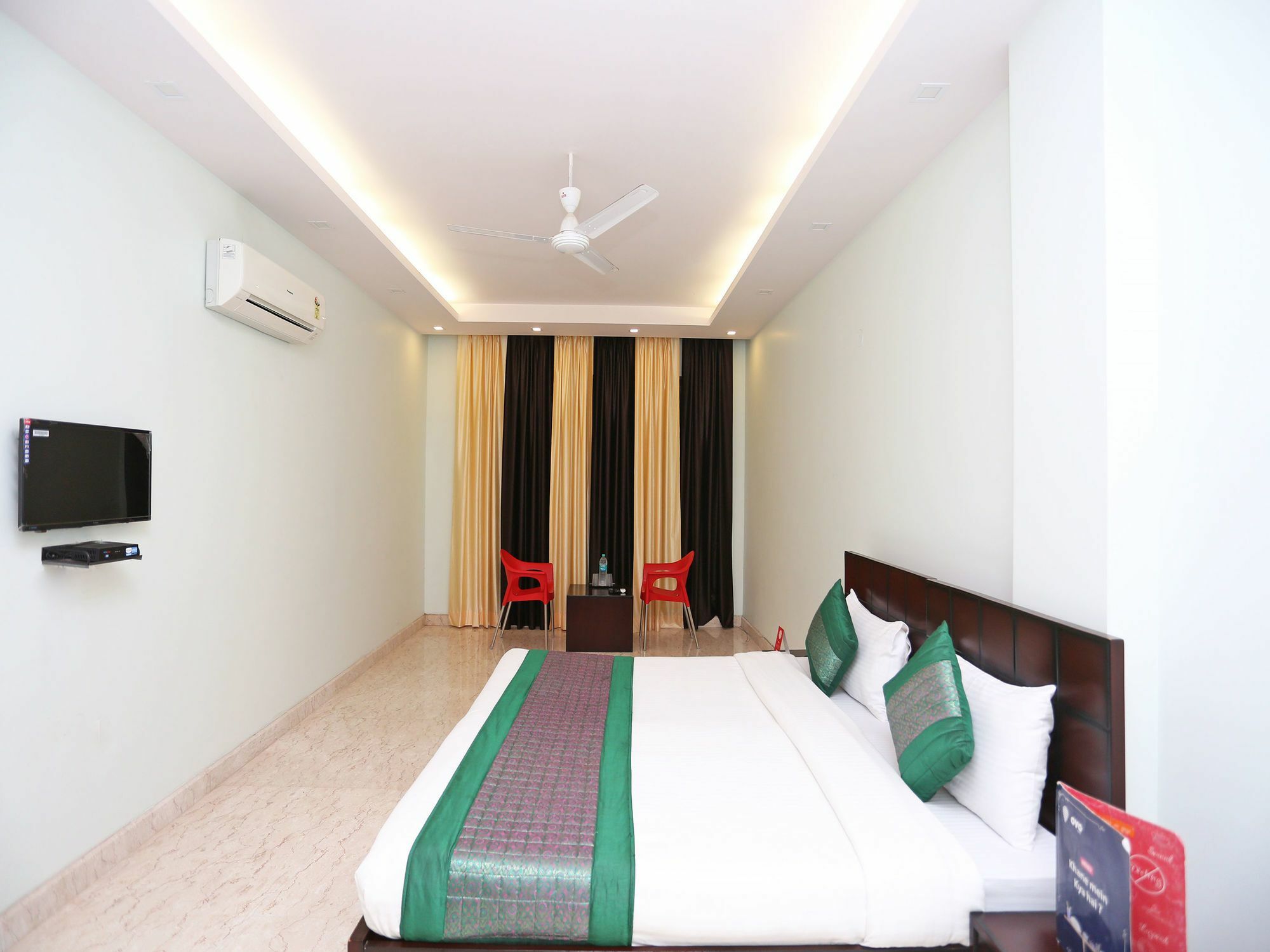 Oyo 9664 Sector 48 Hotel Gurgaon Ngoại thất bức ảnh