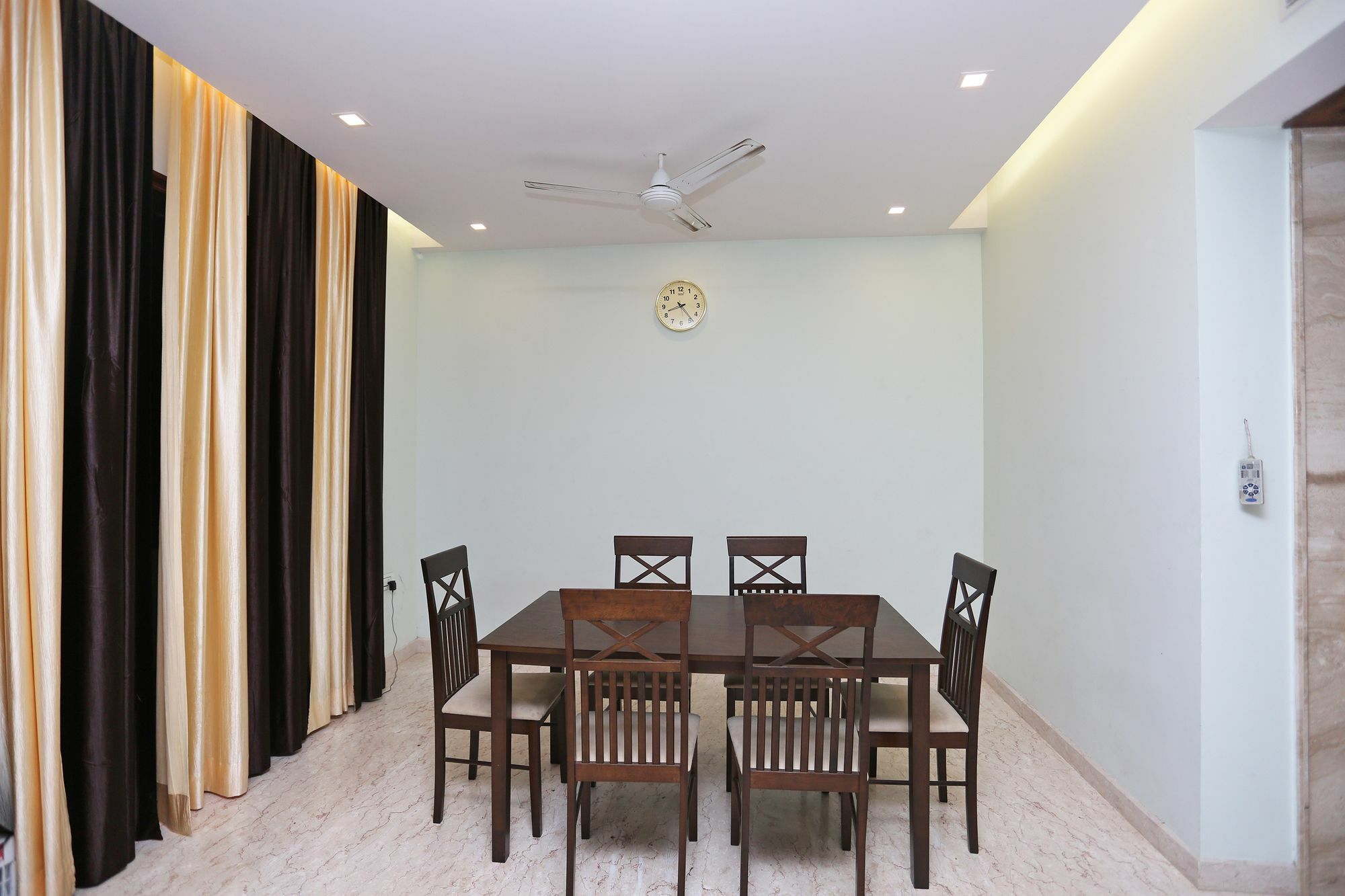 Oyo 9664 Sector 48 Hotel Gurgaon Ngoại thất bức ảnh