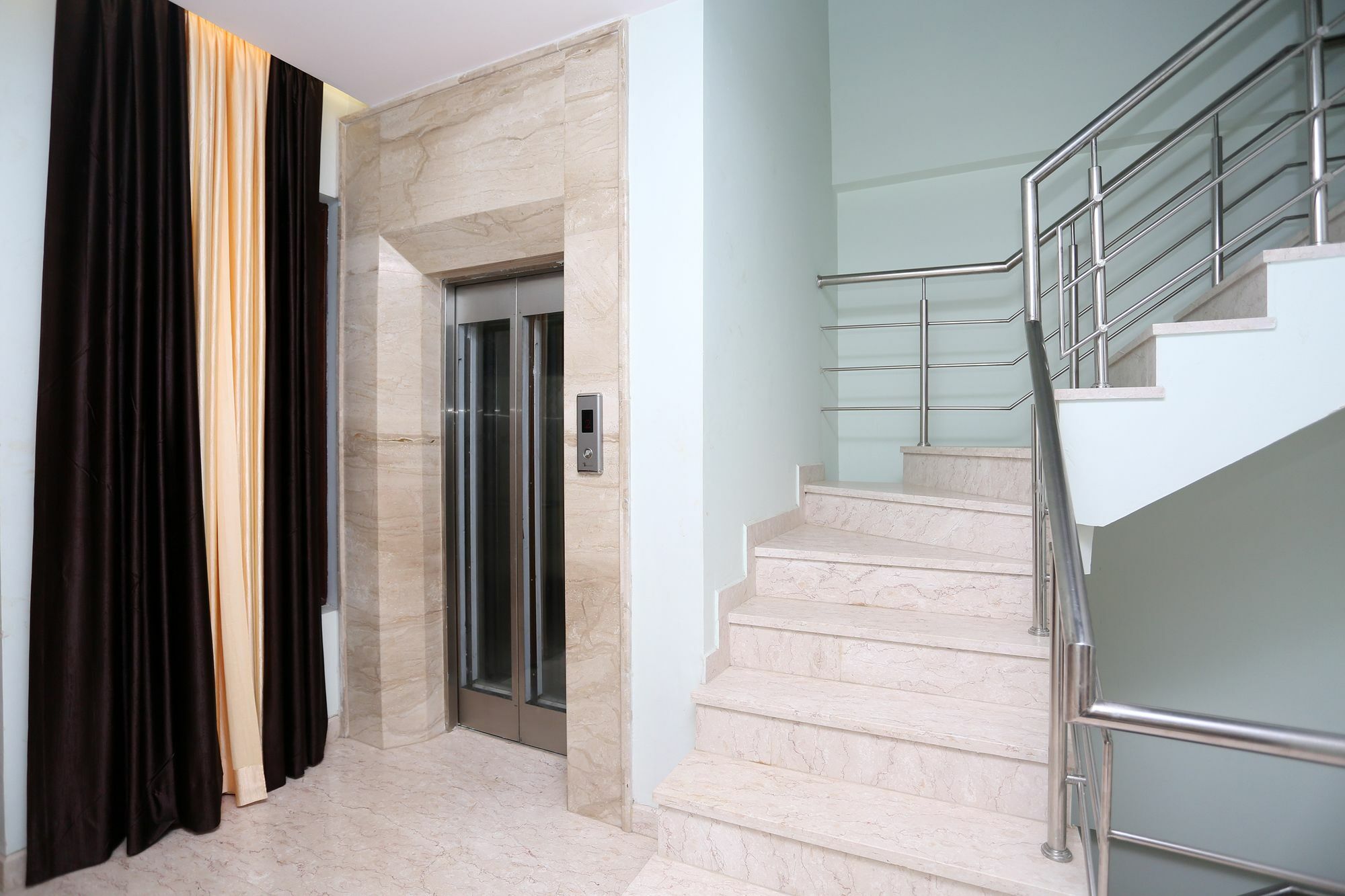 Oyo 9664 Sector 48 Hotel Gurgaon Ngoại thất bức ảnh