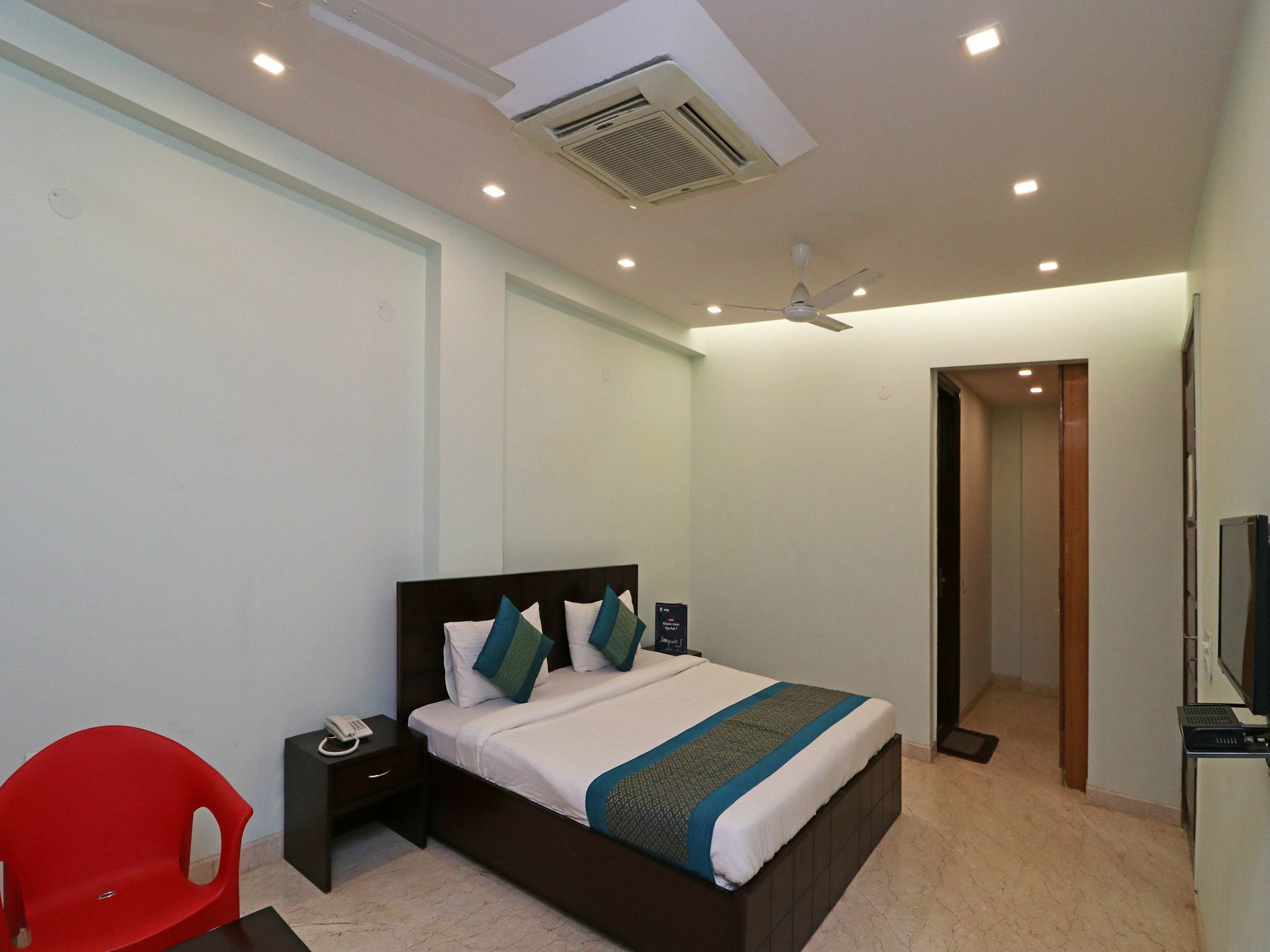Oyo 9664 Sector 48 Hotel Gurgaon Ngoại thất bức ảnh